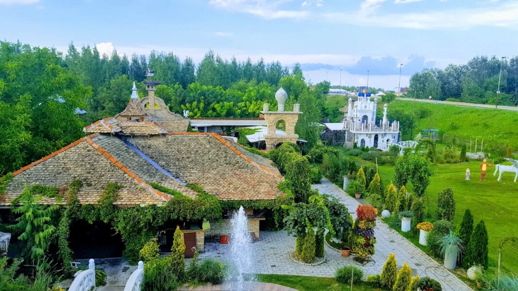CHATEAU RESIDENCE - Slika 1